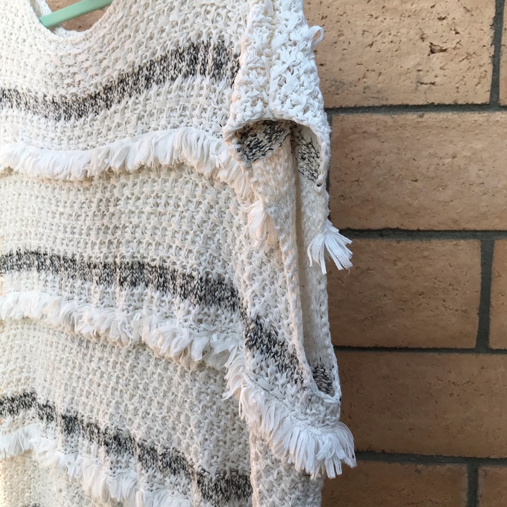 Crochet Style Top - Picture 4 of 5